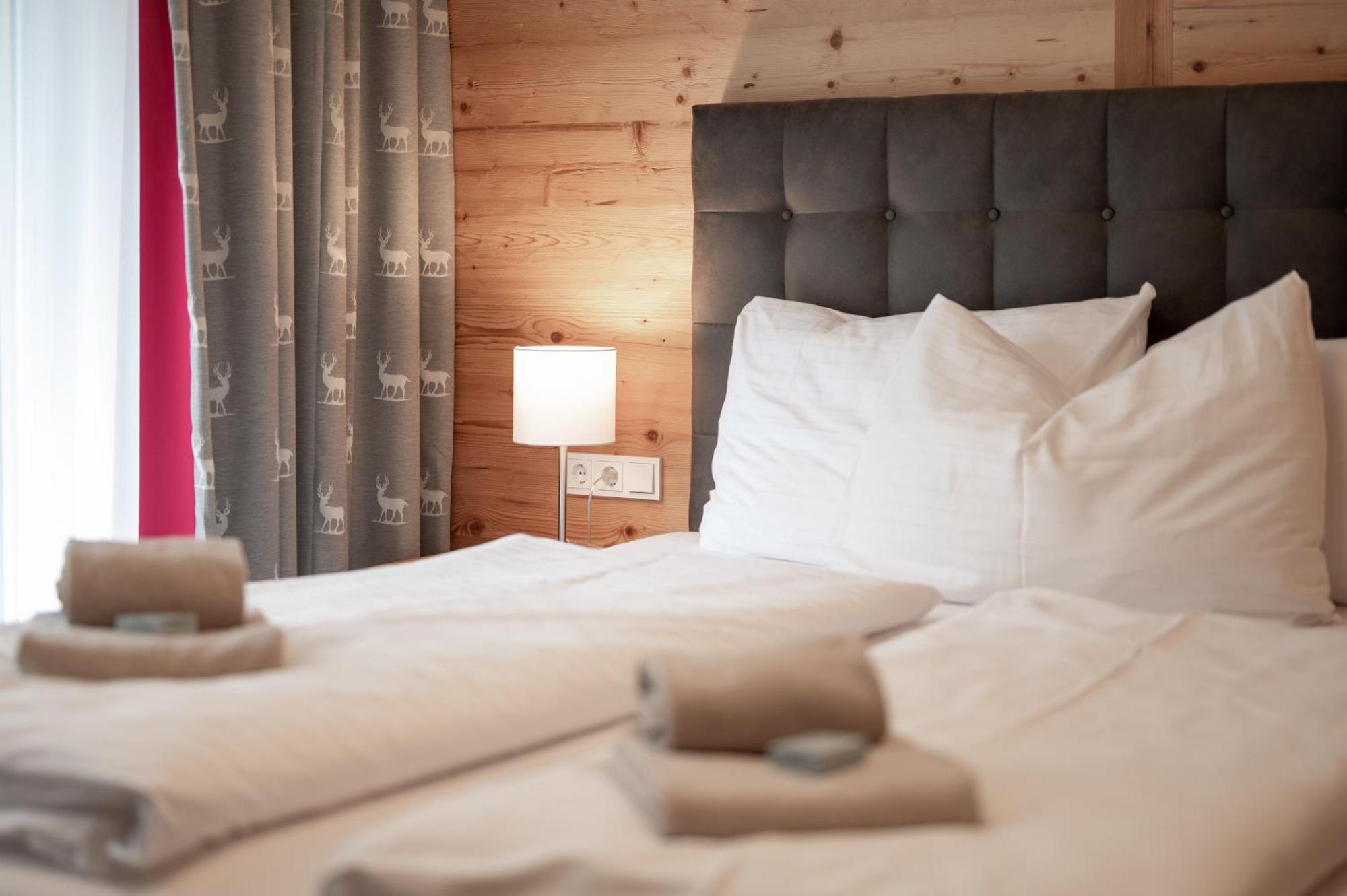 Alpin & See Resort - Pinzgau Holidays Zell am See Ngoại thất bức ảnh